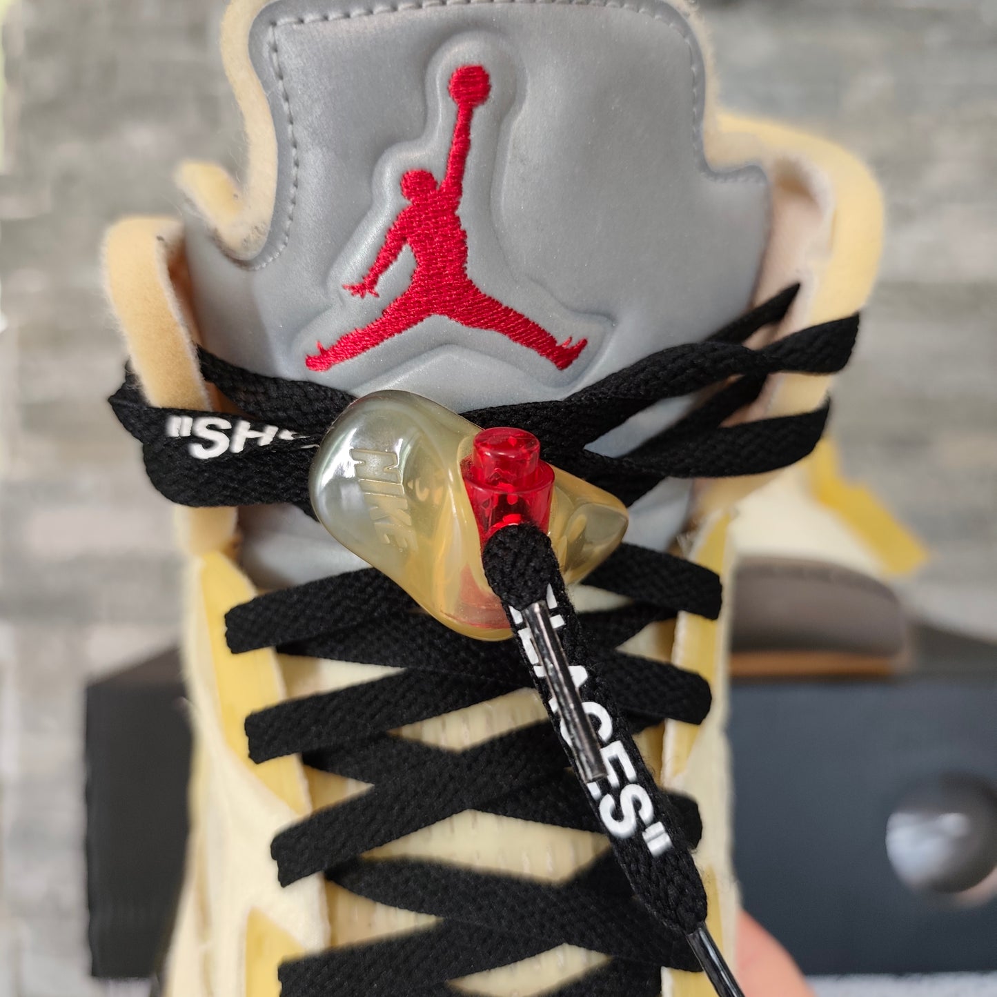 Air Jordan 5 x Off White "Sail" – Taille 45