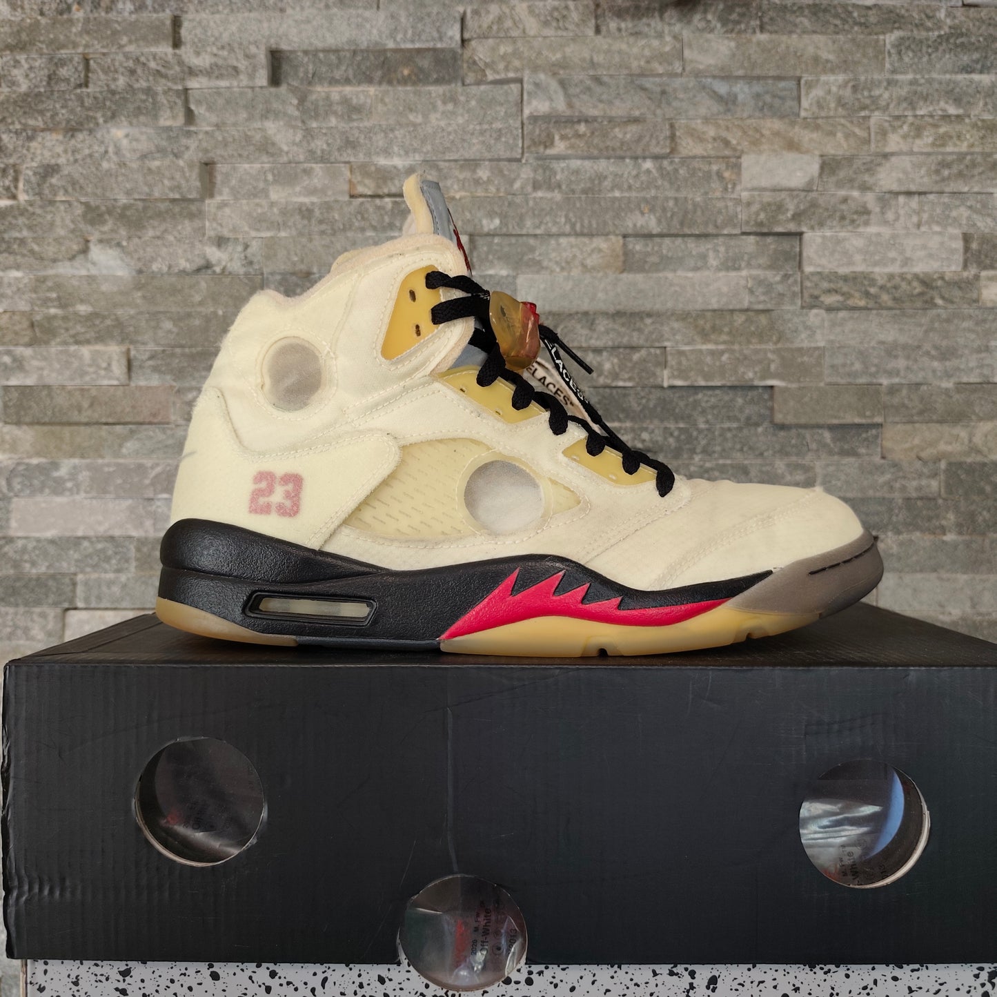 Air Jordan 5 x Off White "Sail" – Taille 45