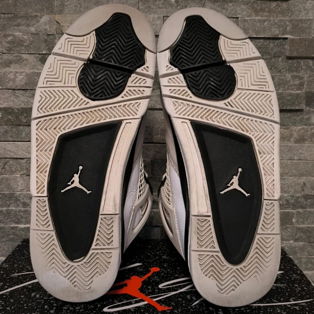 Air Jordan 4 Military Black – Taille 43