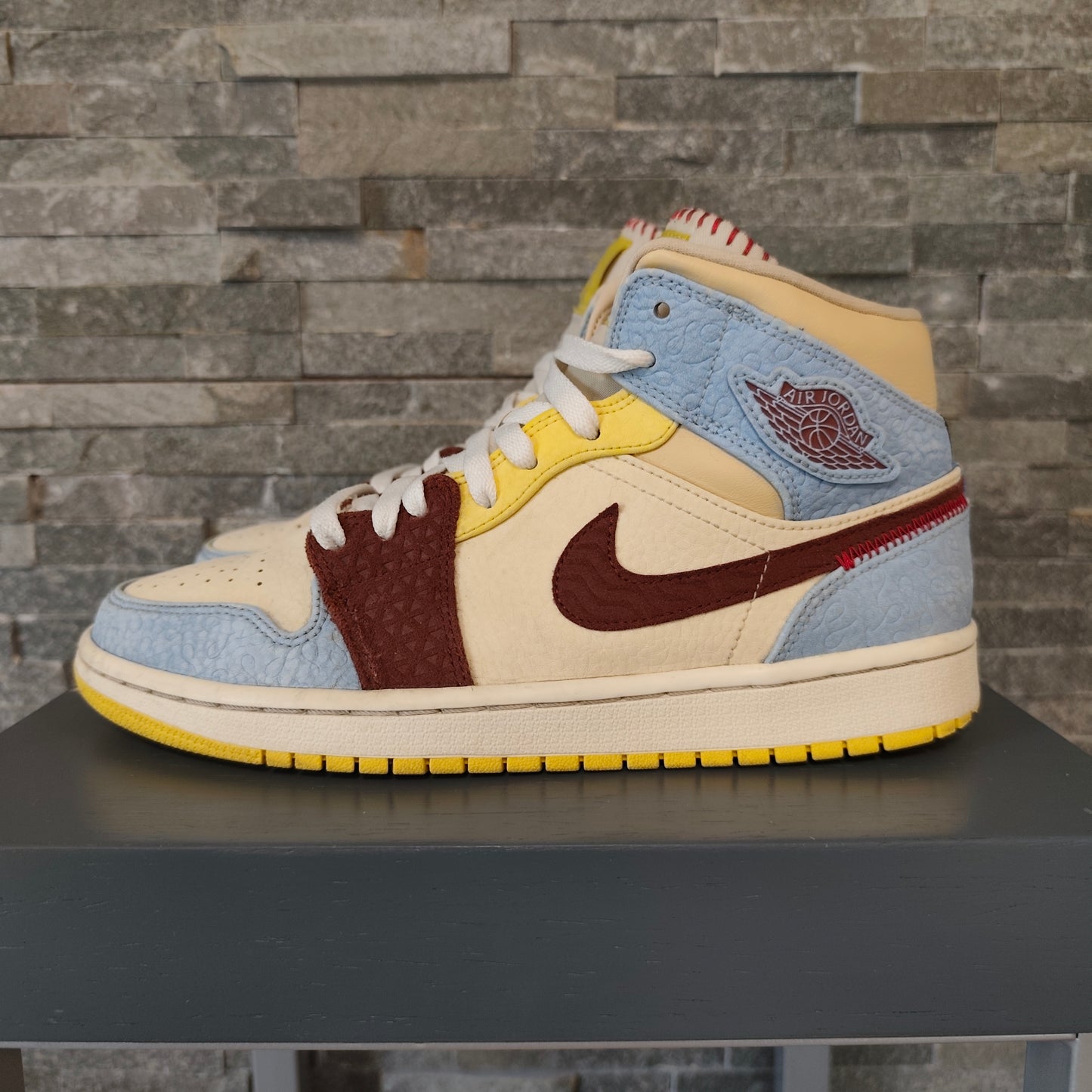 Air Jordan 1 mid x Maison Château Rouge – Taille 41