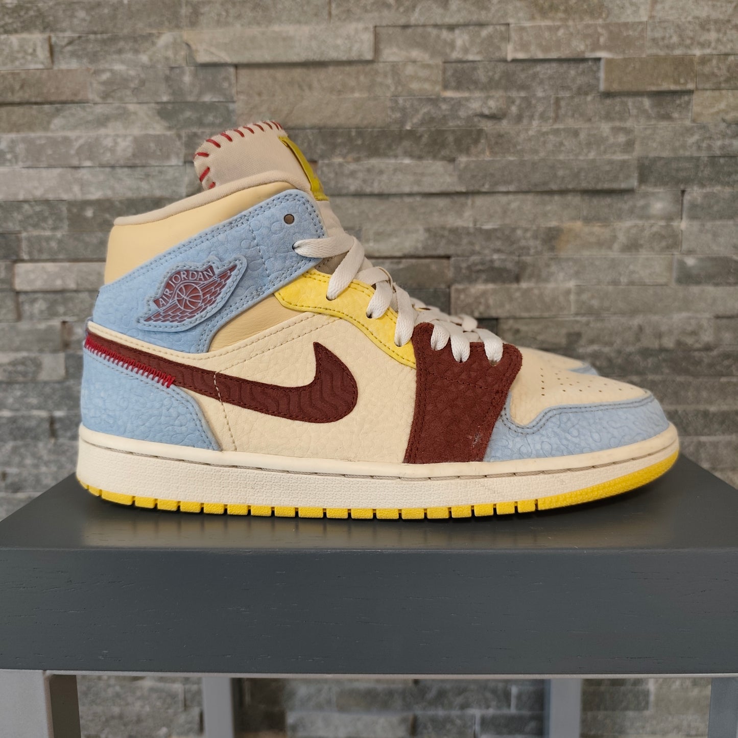 Air Jordan 1 mid x Maison Château Rouge – Taille 41