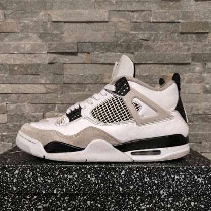 Air Jordan 4 Military Black – Taille 43