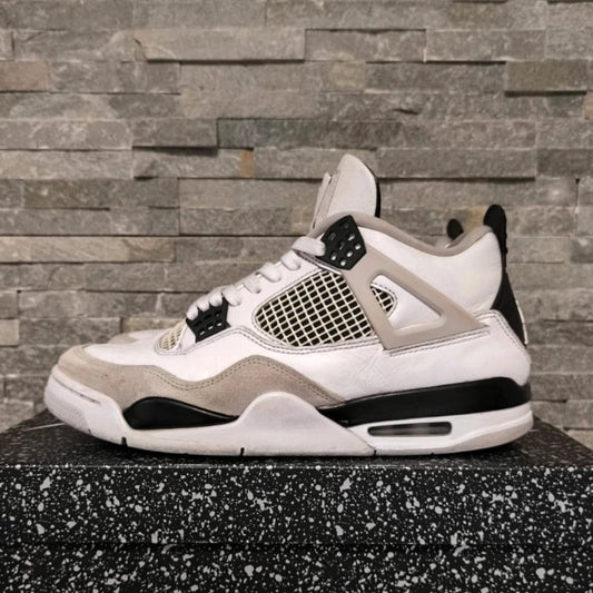Air Jordan 4 Military Black – Taille 43