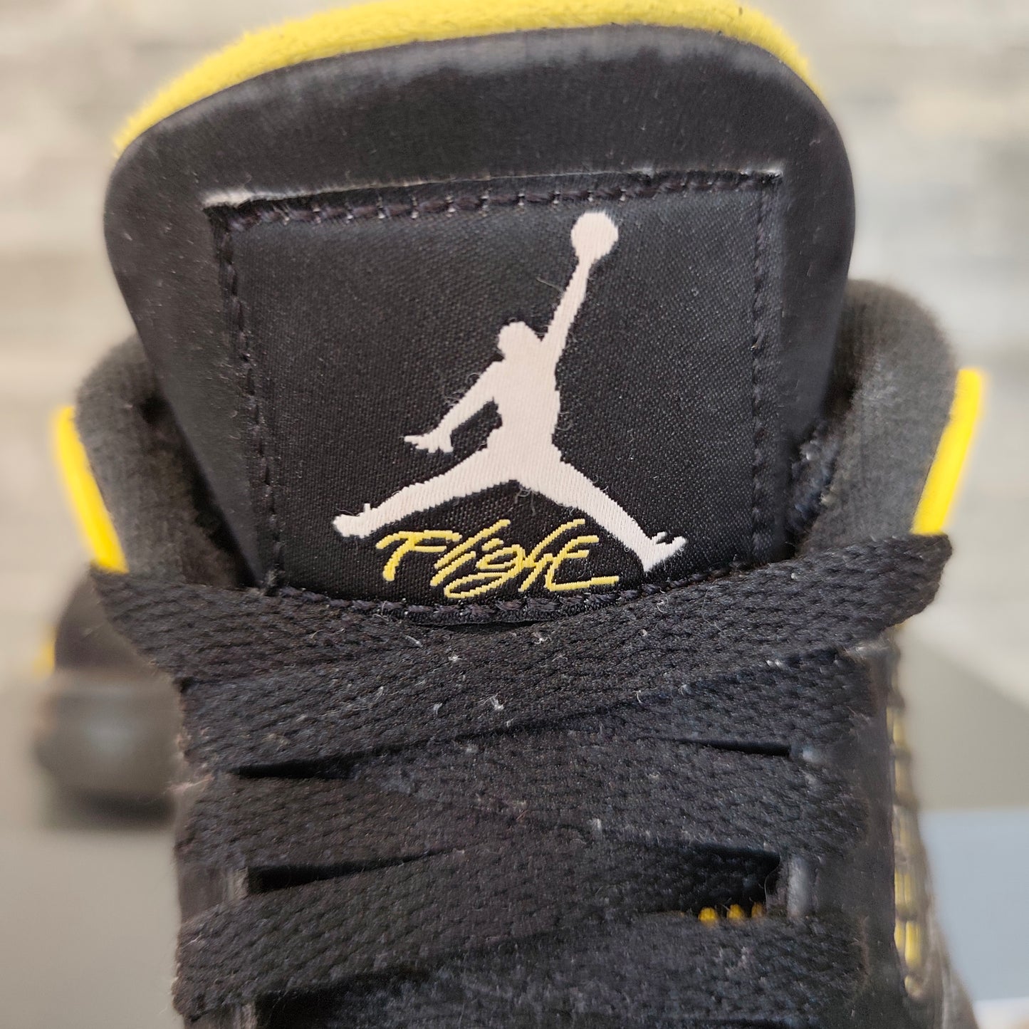 Air Jordan 4 Thunder Yellow GS - Taille 38